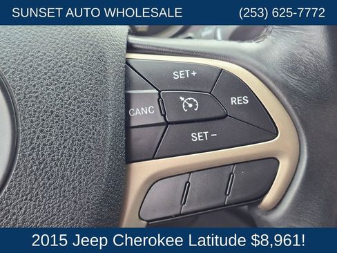 Used 2015 Jeep Cherokee Latitude w/ Comfort/Convenience Group FWD image 28
