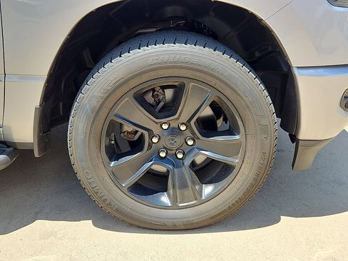 Used 2021 RAM 1500 Big Horn AWD/4WD image 5