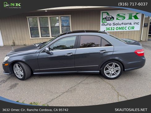 Used 2010 Mercedes-Benz E 550 Sedan image 7
