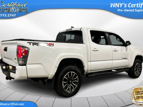 Used 2020 Toyota Tacoma TRD Sport image 7