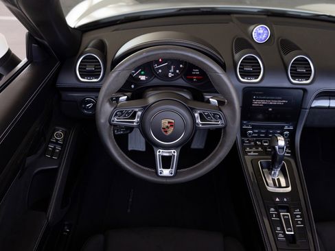 Used 2021 Porsche 718 Boxster Spyder RWD image 49