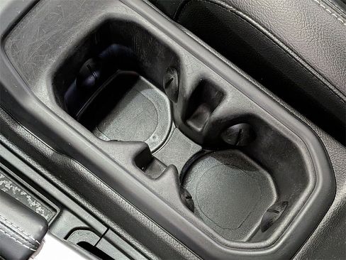 Used 2022 Jeep Wrangler Unlimited Sahara w/ Cold Weather Group image 26