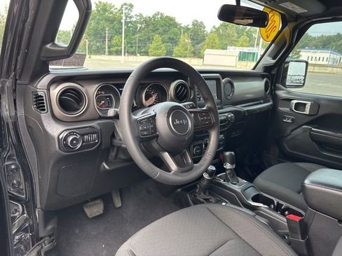 Used 2021 Jeep Wrangler Unlimited Sport image 41