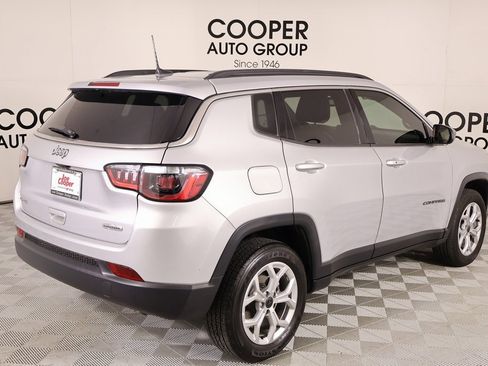 Used 2025 Jeep Compass Latitude image 19