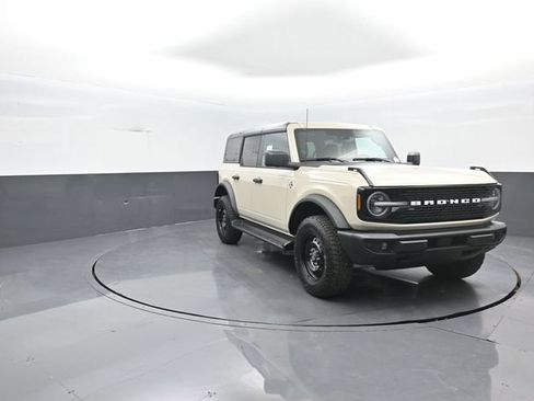 New 2026 Ford Bronco Outer Banks AWD/4WD image 2