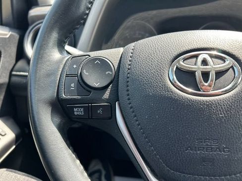 Used 2018 Toyota RAV4 XLE AWD/4WD image 37