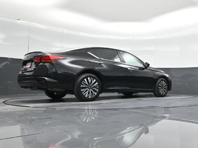 Used 2024 Nissan Altima 2.5 SV AWD/4WD image 55