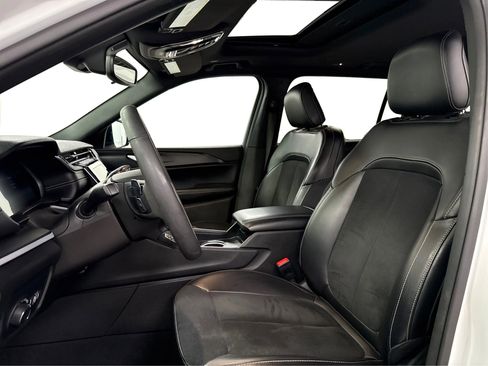 Used 2024 Jeep Grand Cherokee L Altitude image 9