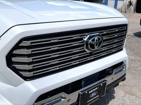 Used 2025 Toyota Tacoma Limited AWD/4WD image 30