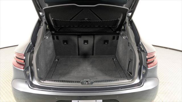 Used 2017 Porsche Macan Turbo AWD/4WD image 14