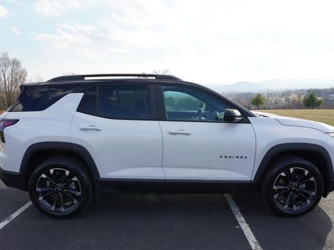 Used 2025 Chevrolet Equinox RS w/ Safety and Technology Package image 14