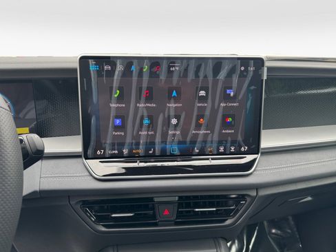 New 2025 Volkswagen Tiguan SE R-Line image 15