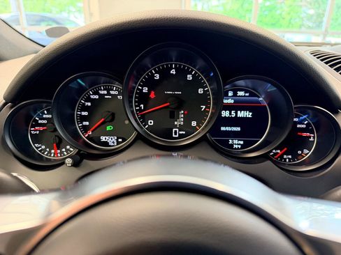 Used 2016 Porsche Cayenne AWD/4WD image 31