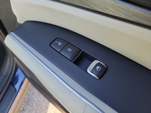 Certified 2025 Kia Sorento X-Line EX AWD/4WD image 9