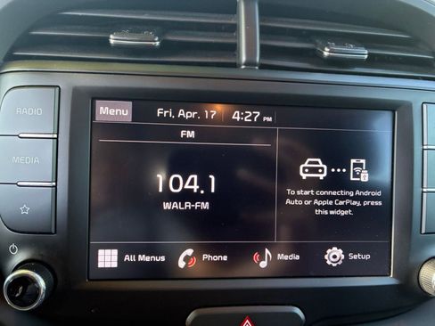 Used 2025 Kia Soul LX w/ LX Technology Package FWD image 21