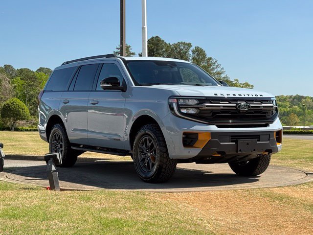 Used 2025 Ford Expedition Tremor AWD/4WD image 1