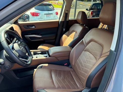 Certified 2023 Nissan Pathfinder Platinum AWD/4WD image 17