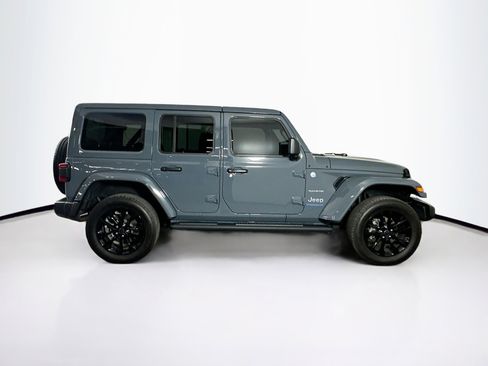 Used 2024 Jeep Wrangler Unlimited Sahara w/ Technology Group AWD/4WD image 10