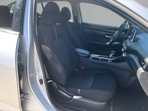 Used 2023 Nissan Sentra SV FWD image 9