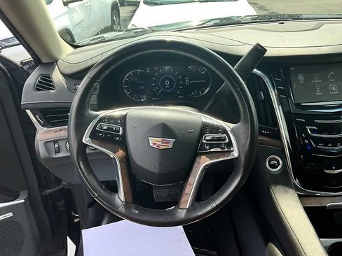 Used 2017 Cadillac Escalade Luxury AWD/4WD image 37