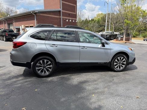 Used 2017 Subaru Outback 2.5i Limited image 10