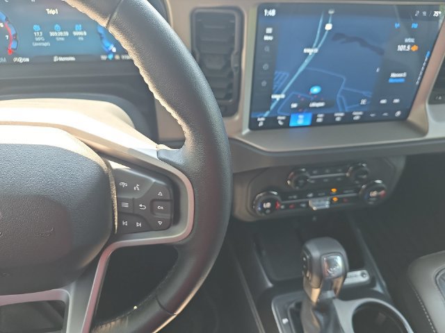 Used 2025 Ford Bronco Outer Banks AWD/4WD image 25