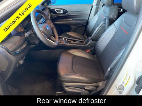 Used 2025 Jeep Compass Trailhawk AWD/4WD image 8