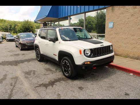 Used 2017 Jeep Renegade Trailhawk w/ Premium Trailhawk Package AWD/4WD image 1