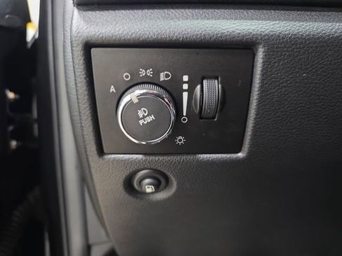 Used 2011 Jeep Grand Cherokee Limited AWD/4WD image 25