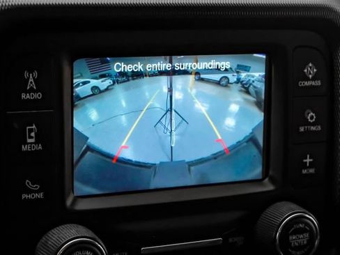 Used 2019 Jeep Wrangler Sport AWD/4WD image 26