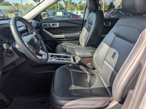 Certified 2023 Ford Explorer XLT w/ Equipment Group 202A image 19