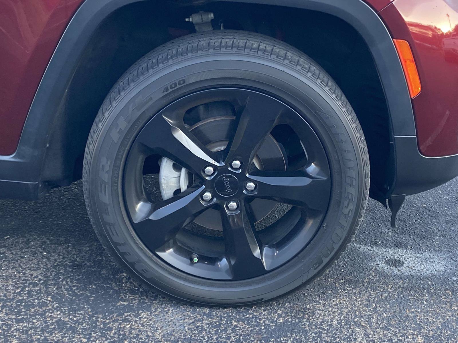 Used 2023 Jeep Grand Cherokee Altitude RWD image 11