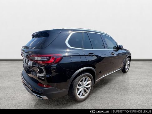 Used 2022 BMW X5 xDrive40i w/ Parking Assistance Package AWD/4WD image 3