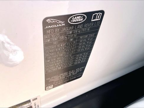 Certified 2026 Land Rover Discovery Limited Edition AWD/4WD image 31