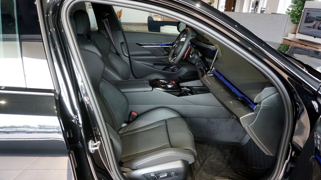 New 2027 BMW M5 Touring AWD/4WD image 11