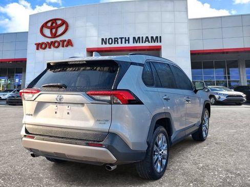 Used 2022 Toyota RAV4 Limited AWD/4WD image 4