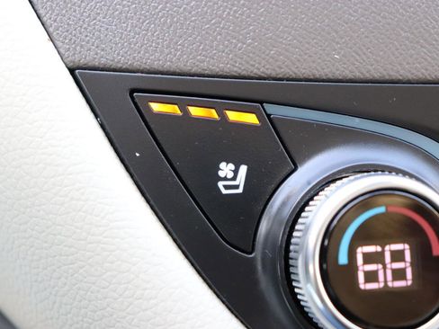 Used 2024 Chevrolet Malibu LT FWD image 35