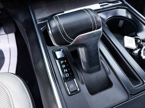 Used 2023 Ford F150 Lightning Platinum image 28