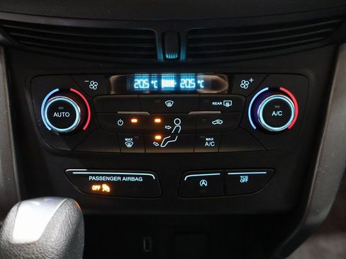 Used 2017 Ford Escape SE image 27