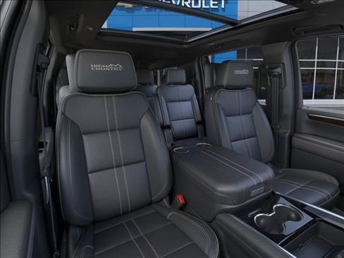 New 2026 Chevrolet Suburban High Country AWD/4WD image 16