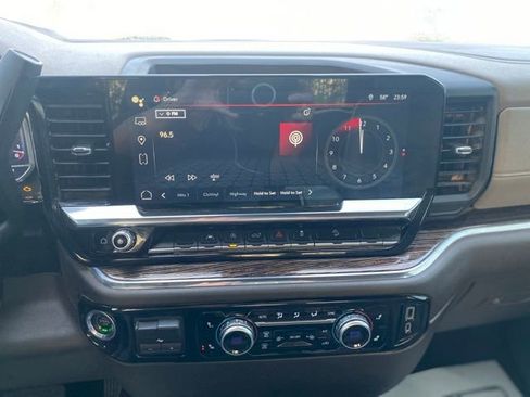 Used 2023 GMC Sierra 1500 SLE w/ X31 Off-Road Package image 19