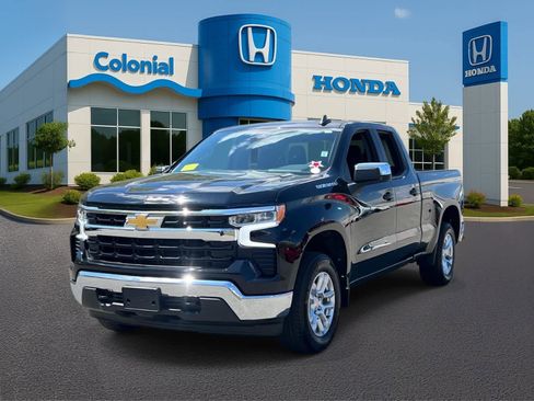 Used 2025 Chevrolet Silverado 1500 LT AWD/4WD image 2