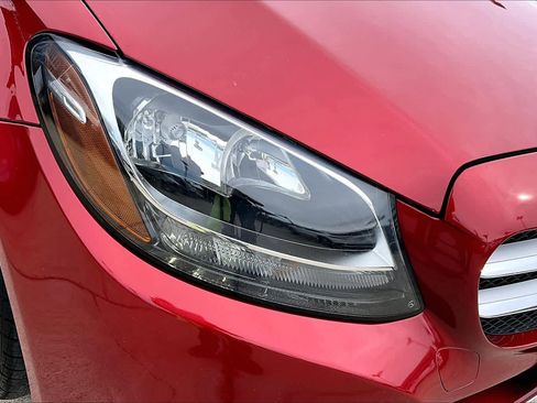 Used 2017 Mercedes-Benz C 300 Sedan image 27