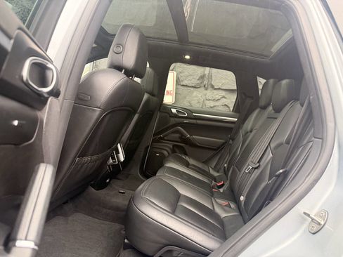 Used 2016 Porsche Cayenne image 12