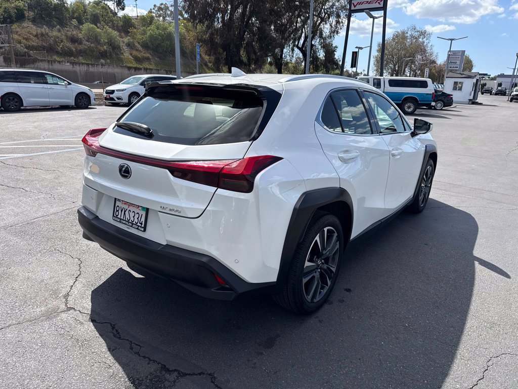 Used 2022 Lexus UX 200 w/ Accessory Package (Z1) FWD image 8