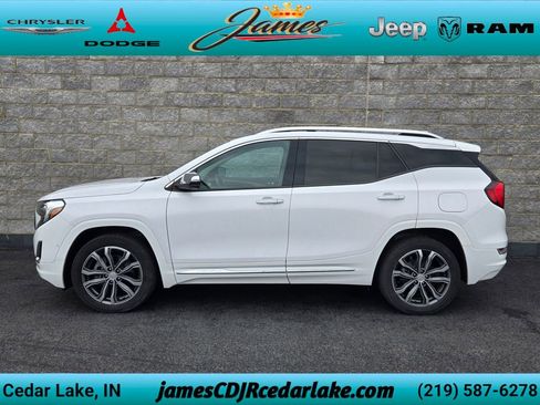 Used 2020 GMC Terrain Denali w/ Denali Premium Package AWD/4WD image 2