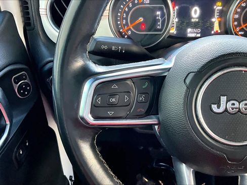 Used 2018 Jeep Wrangler Unlimited Sahara w/ Uconnect 4C Nav & Sound Group image 23