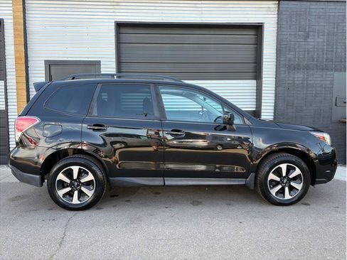 Used 2018 Subaru Forester 2.5i Premium w/ All-Weather Package AWD/4WD image 10