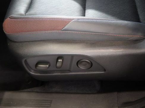 Used 2025 Chevrolet Equinox RS AWD/4WD image 13