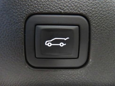 Used 2025 GMC Yukon XL Denali Ultimate AWD/4WD image 50